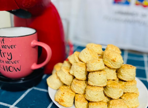 Una foto de Scones de queso 🧀 súper fáciles