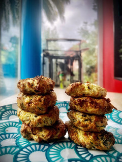 Una foto de Buñuelos de calabacín —kolokithokeftedes— (en airfryer)