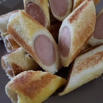 Resep Roti Panggang Gulung Sosis Oleh Deffi Pusfitasari - Cookpad Resep Roti Panggang Gulung Sosis Oleh Deffi Pusfitasari - Cookpad