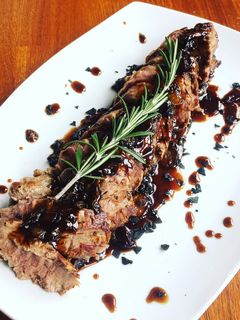 Una foto de Solomillo ibérico con reducción de Pedro Ximénez