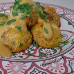 Una foto de Albóndigas de atún con calabacín y queso