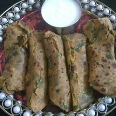 A picture of Methi ke parathe.