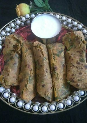 A picture of Methi ke parathe.