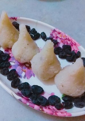 A picture of Poha modak.
