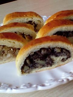 Almás-mákos és almás-diós hajtványok recept fotója