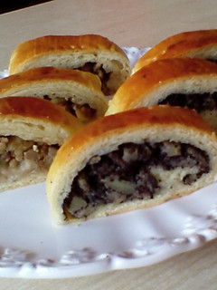 Almás-mákos és almás-diós hajtványok recept fotója