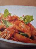 Nudeln mit Thunfisch all'arrabbiata