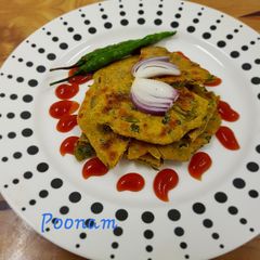 A picture of Aloo menthi stuff prantha.