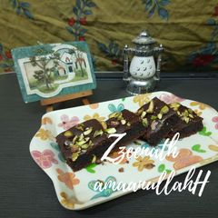A picture of Wheat Flour Dark Chocolate and Pistachio Brownie Cake.