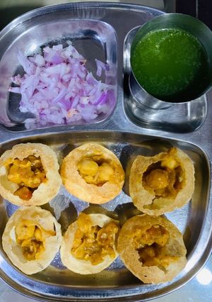पानी पूरी (Pani puri recipe in hindi) रेसिपी मुख्य फोटो