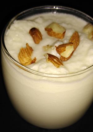 पंजाबी लस्सी (punjabi lassi recipe in Hindi) रेसिपी मुख्य फोटो
