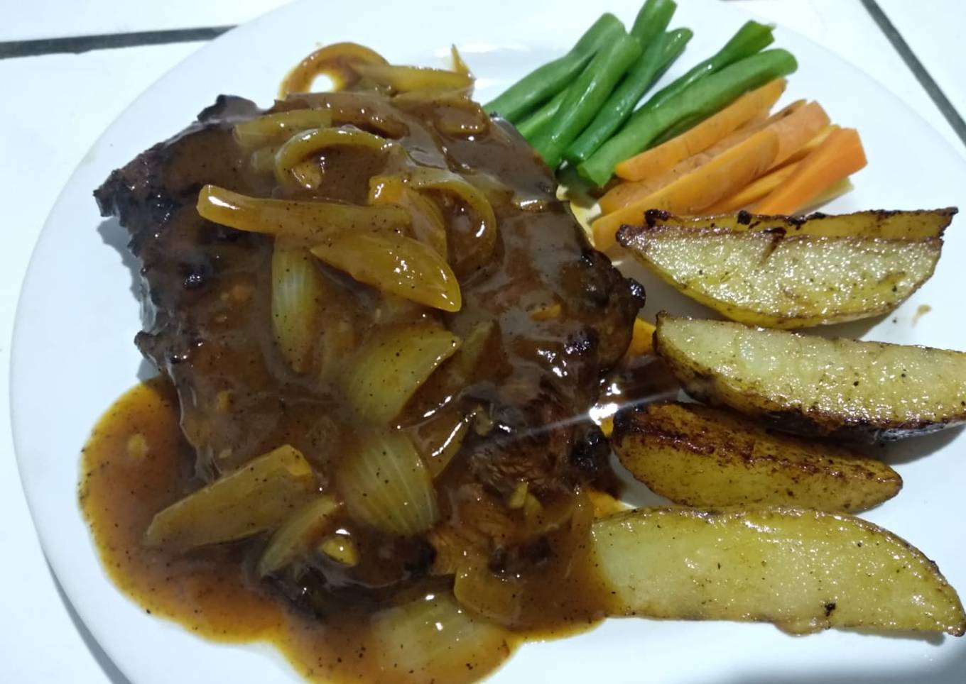 Beef steak blackpapper sauce
