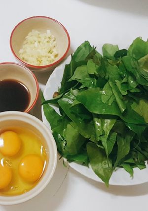 รูปของ ใบเหลียงผัดไข่