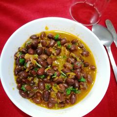 A picture of Njahi (black beans).