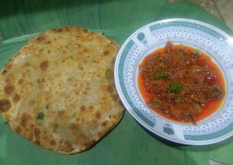 Simple Way to Make Super Quick Homemade Timatar ki chutney with alo ka paratha