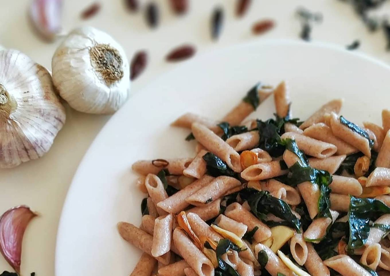 Pasta con fusión italojaponesa-macarrones con algas