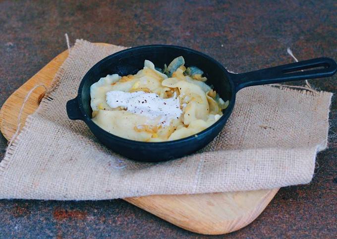 "Vareniki" or dumplings with potatoes