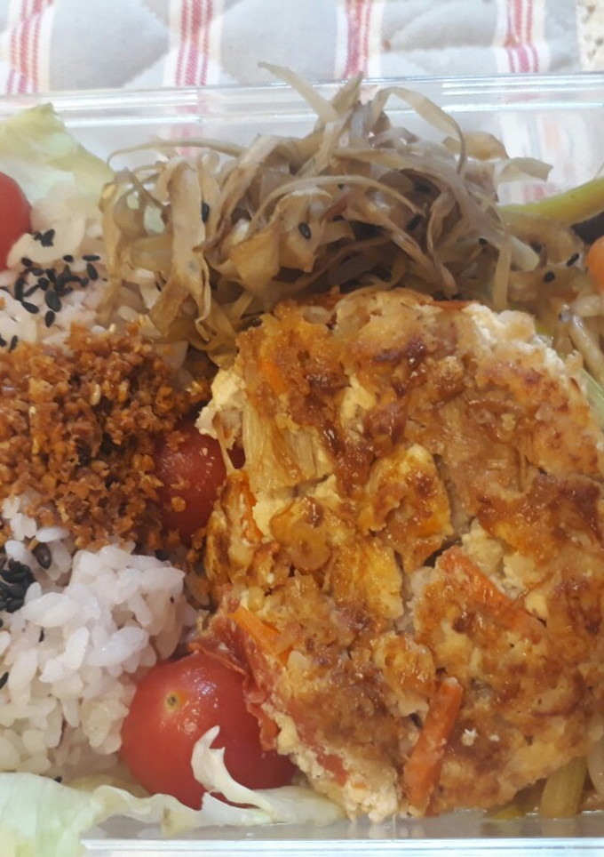 豆腐漢堡排便當[清冰箱主題便當菜] 的食譜成品照片