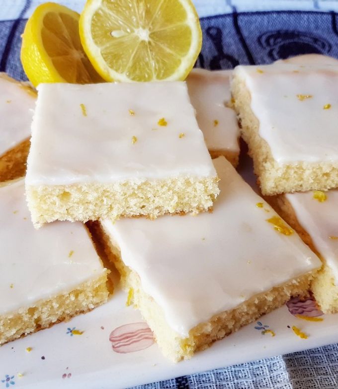 Una foto de Cuadraditos de limón 🍋