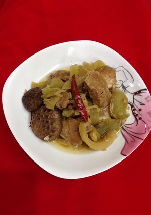 รูปของ หมูพะโล้ตุ๋นผักกาดดอง