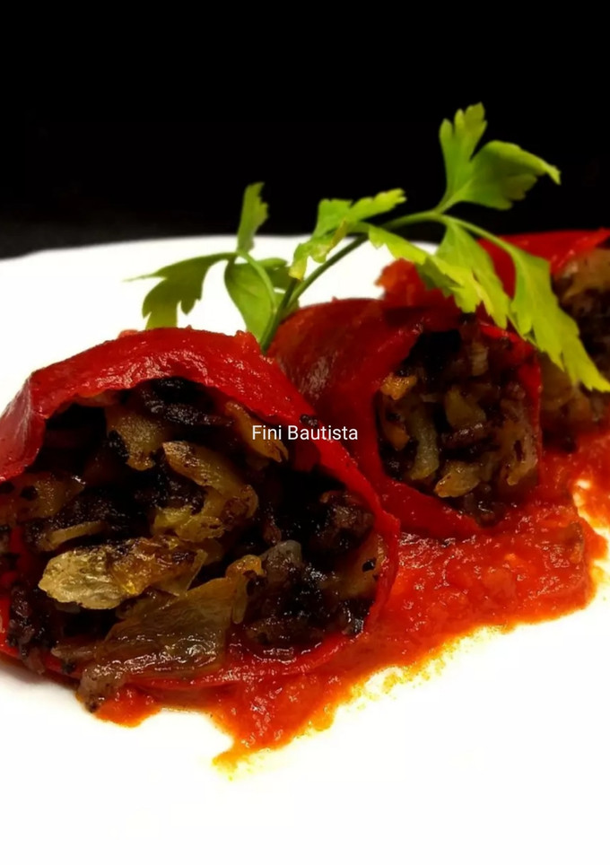 Una foto de Pimientos de piquillo rellenos de morcilla y manzana