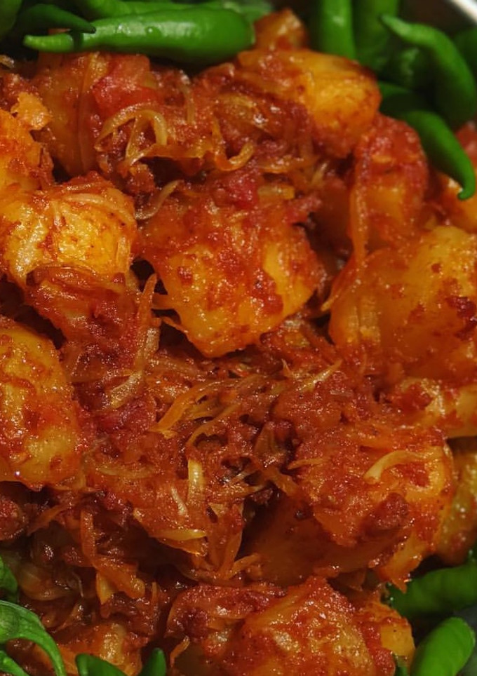 عکسی از دستور دو پیازه سیب زمینی