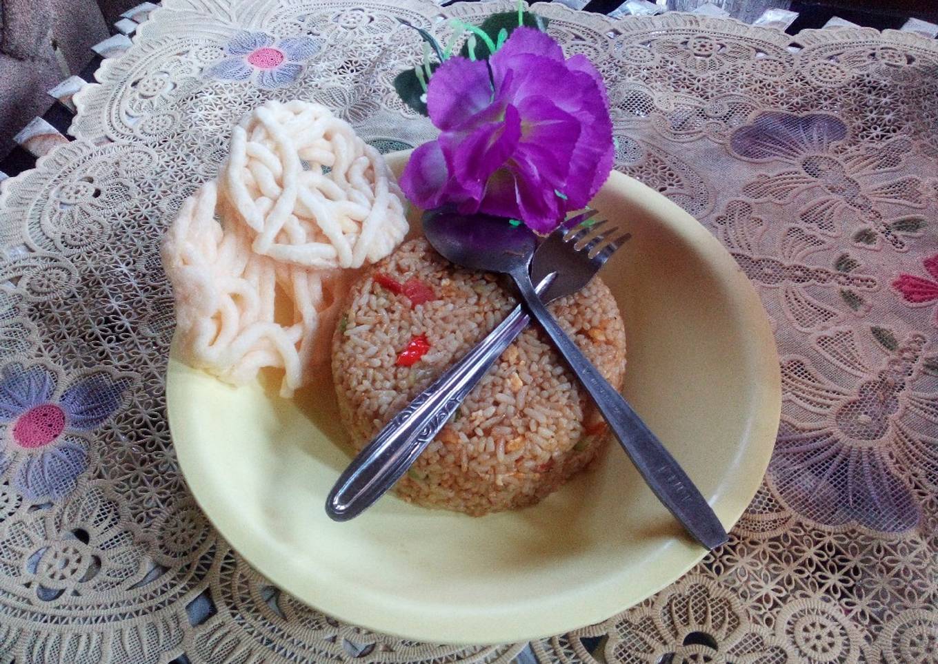 Nasi goreng melotot