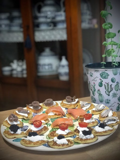Una foto de Blini —canapés rusos—