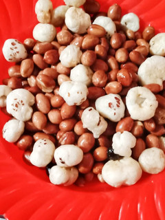 मखाना नमकीन (Makhana namkeen recipe in Hindi) रेसिपी मुख्य फोटो