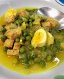 Huevos de codorniz con guisantes