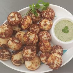 A picture of Appe from Idli batter.