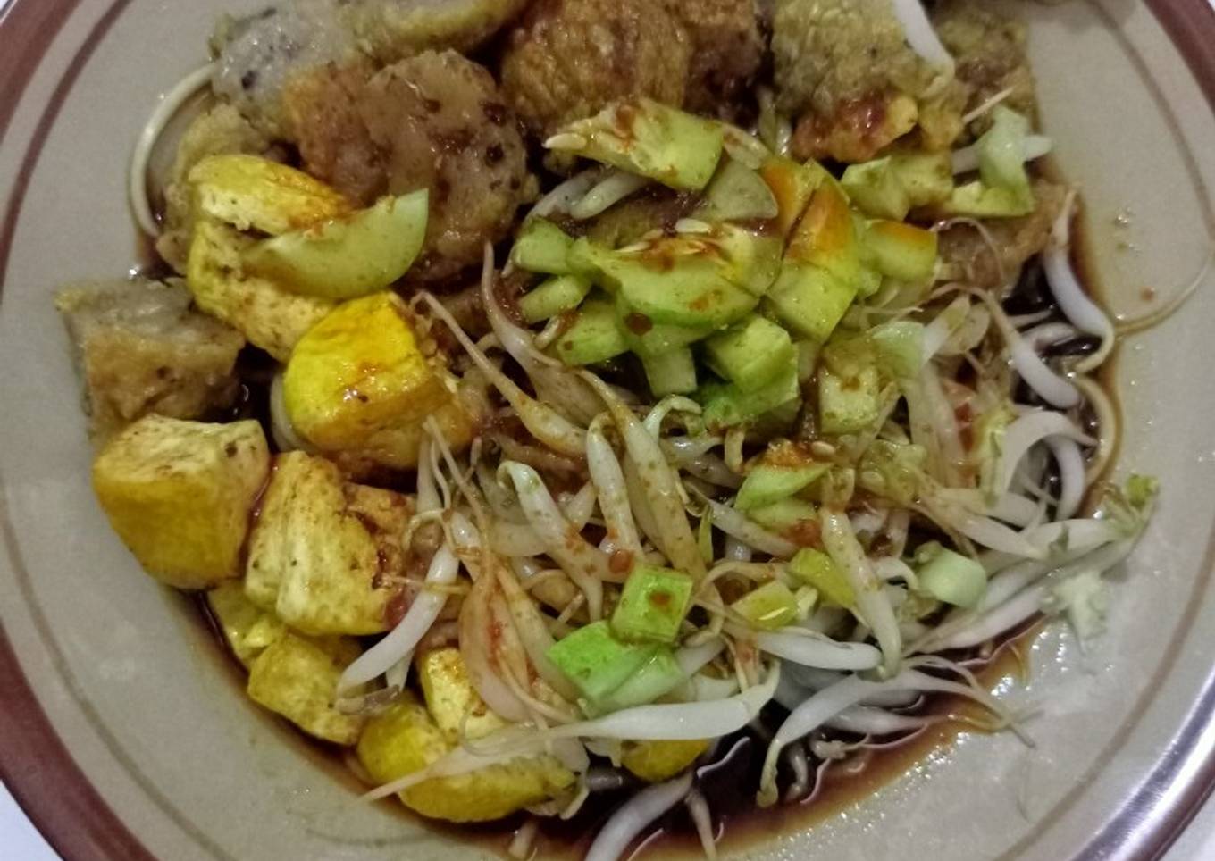 Rujak tahu / Rujak mie
