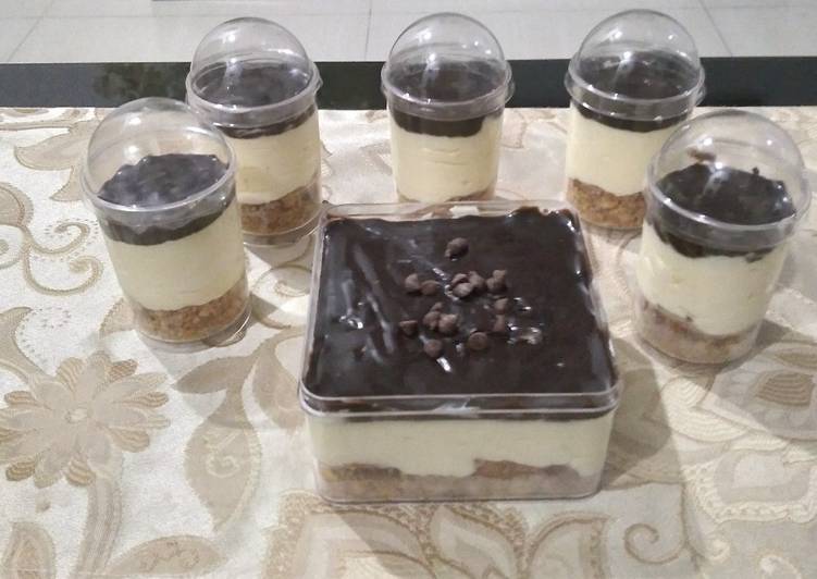 Langkah Mudah untuk Membuat Eclair dessert box, Bisa Manjain Lidah