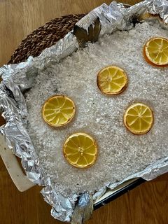 Una foto de Dorada a la sal. Jugosa y muy sencilla de preparar!