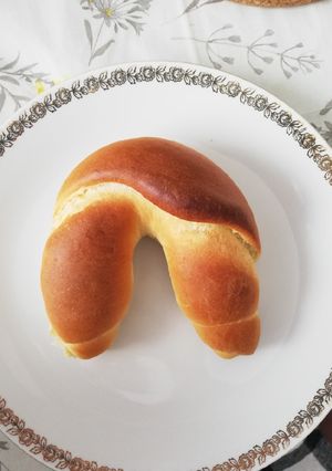 Házi patkó alakú vajas kifli 🥐 recept fotója
