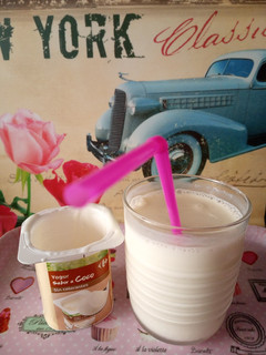 Una foto de Batido de coco y leche
