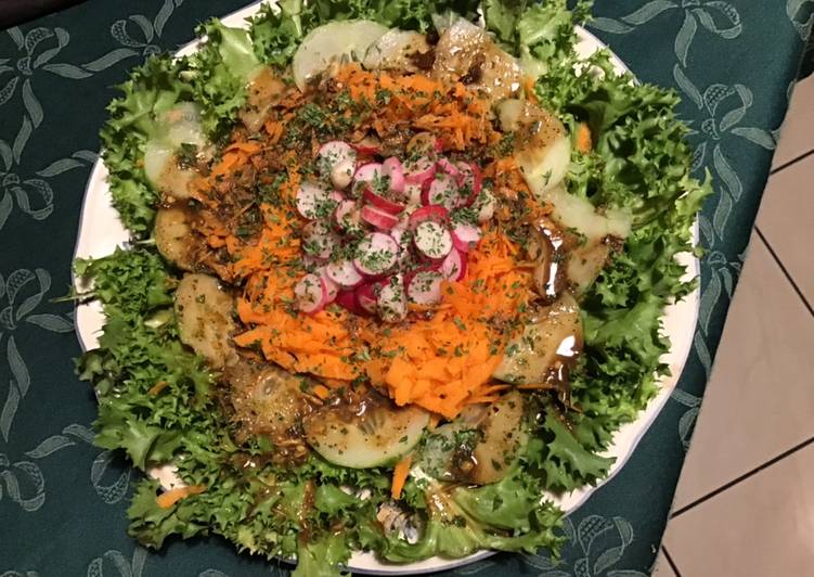 Nos 6 Meilleures Recettes de Frisée aux concombre carottes et radis sauce balsamique