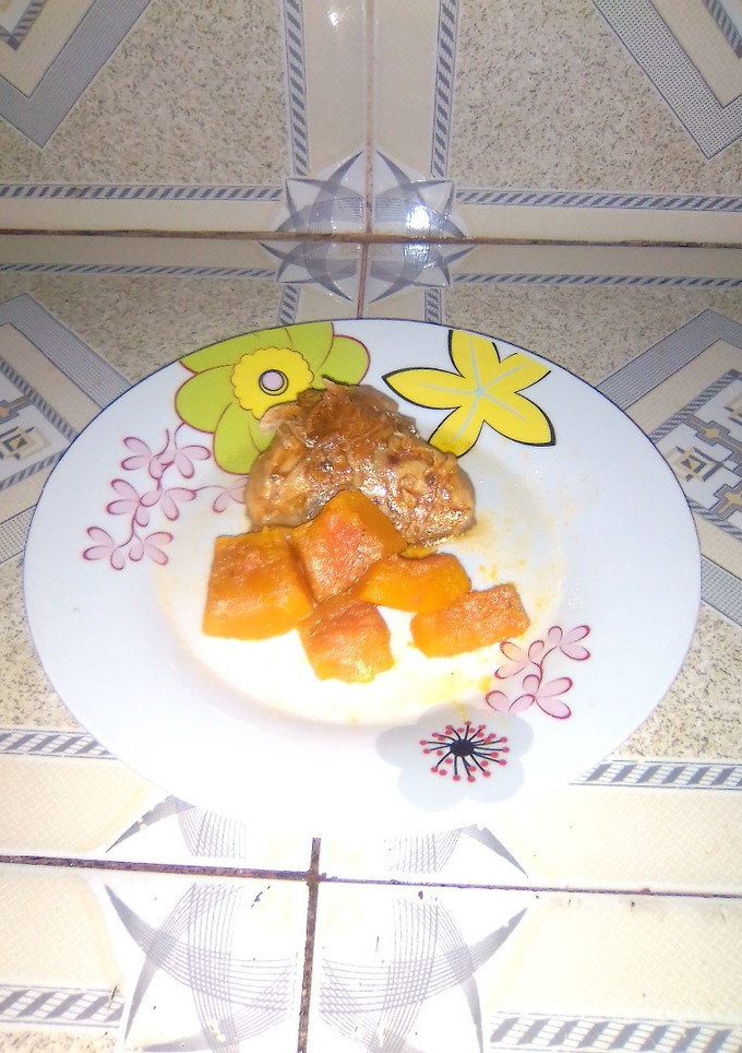 Una foto de Pollo con calabaza