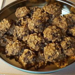 A picture of Chocolate chip oat cookies.