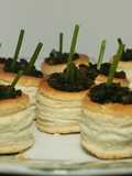 Canapés para fiestas. Macetas de morcilla y manzana