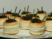 Una foto de canapés dulces