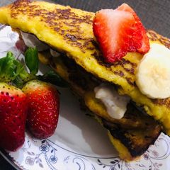 A picture of Fruity French Toast.