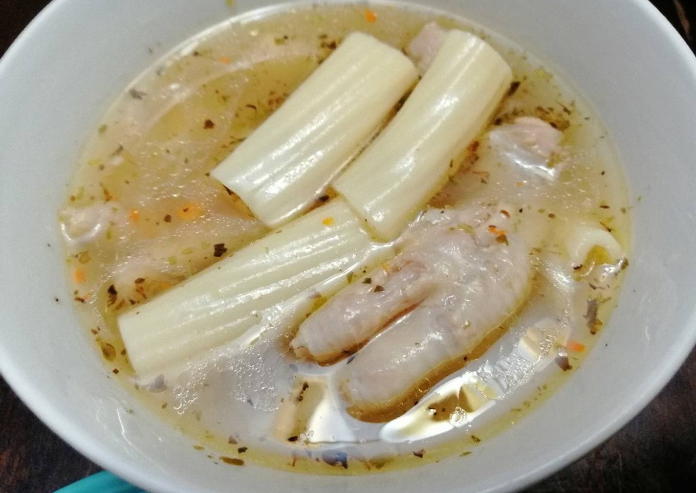 Sopa de Pata de Gallina y Macaronis