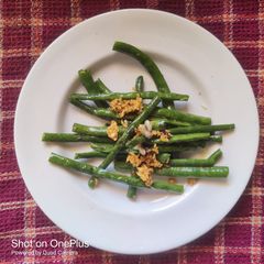 A picture of Green Beans Garlic Salad.