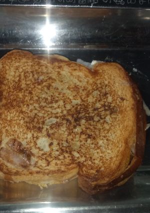 பிரட் ஆம்லெட் (Bread omlette Recipe in Tamil) செய்முறை முக்கிய புகைப்படம்