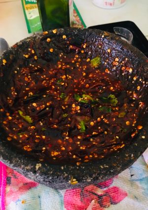Una foto de Salsa tatemada en molcajete