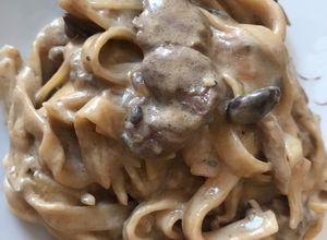 Foto de Talharim com filé mignon, shimeji e gorgonzola