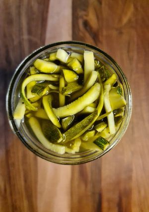 A picture of Pickled baby marrow.