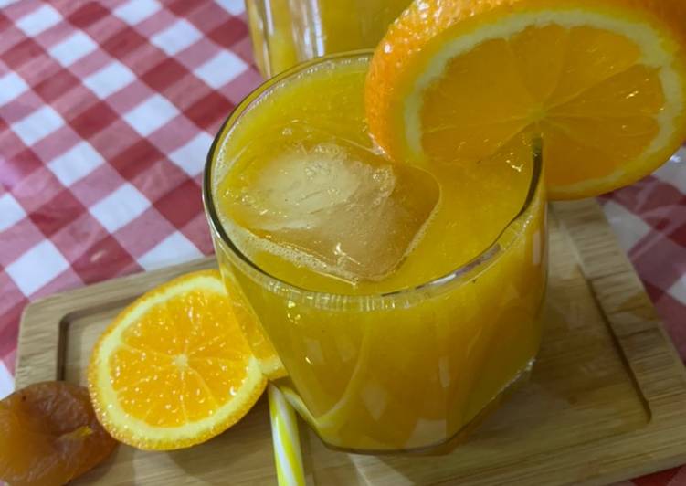 عصير المشمش المجفف والبرتقال