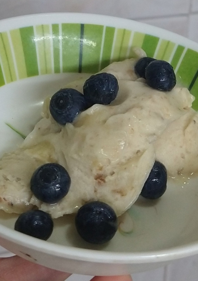 Una foto de Helado de banana vegano🍦🍌